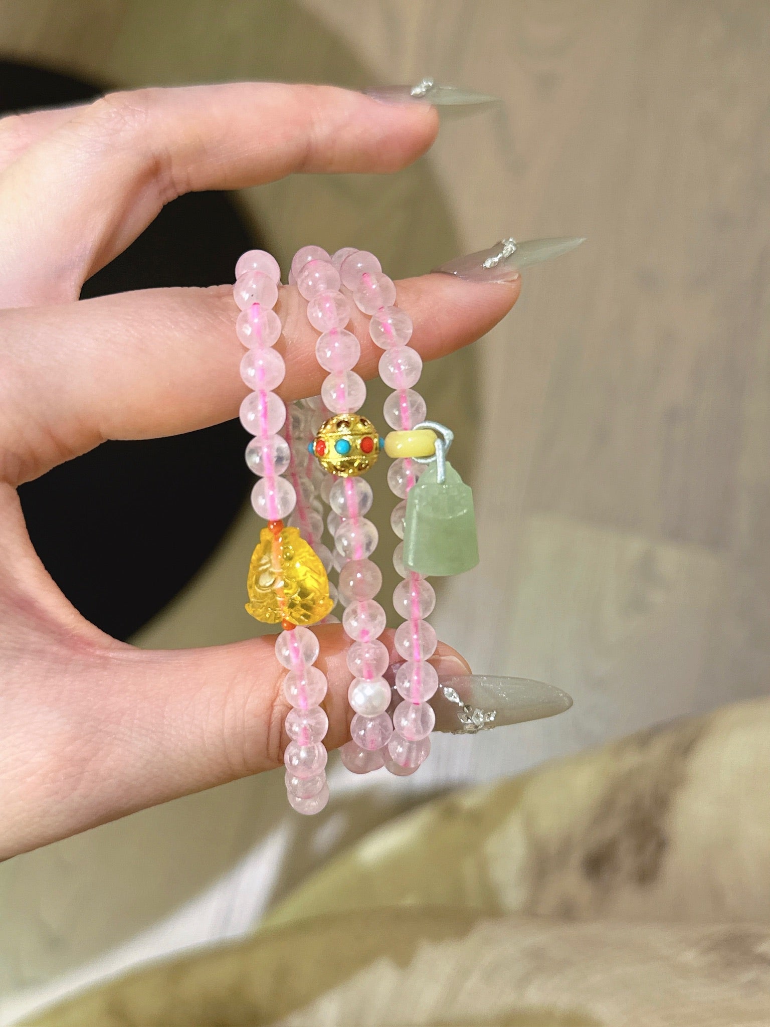 ▫️▪️ Pink crystal beeswax and Tian jade bracelet